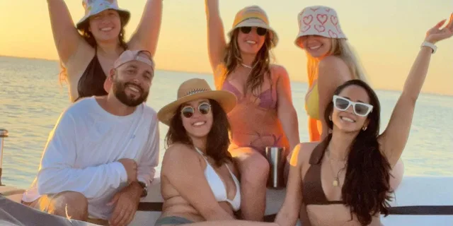 Miami Private Boat Cruise with Champagne 2 hr - Image 2