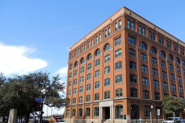 Dallas JFK Assassination Walking Tour 1 hr - Image 3