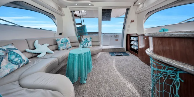 Miami Yacht Rental with Jet Skis 3-4 hr - Image 5