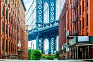 Brooklyn DUMBO Food and Culture Tour 2 hr thumbnail 3