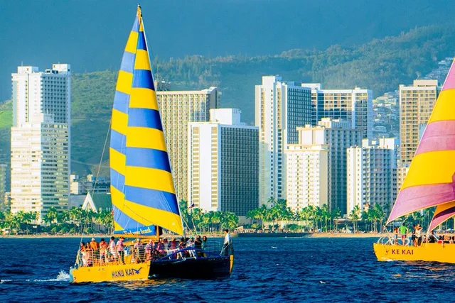 Honolulu South Shore Sail Charter 90 Min - Image 1
