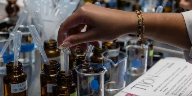 Coral Gables Perfume Making Experience 1.5 hr - Image 5