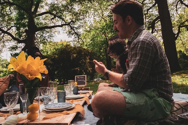 Philadelphia Outdoor Picnic Experience - Image 1
