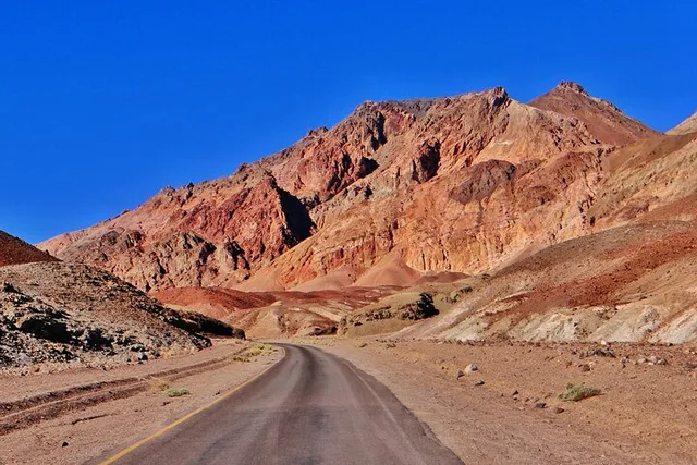 Las Vegas Death Valley and Rhyolite Ghost Town Day Tour - Image 3