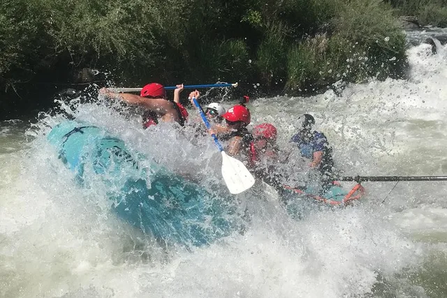 Rogue River Adventure Kayaking and Rafting - Image 5