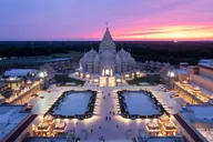 Robbinsville Private Transfer to BAPS Akshardham thumbnail 3