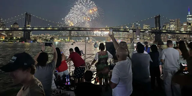 New York City Sightseeing Cruise - Image 4