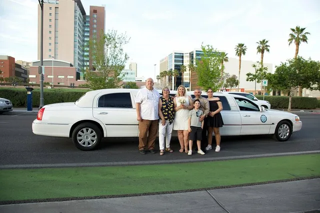Las Vegas Photo Tour by Limousine - Image 4