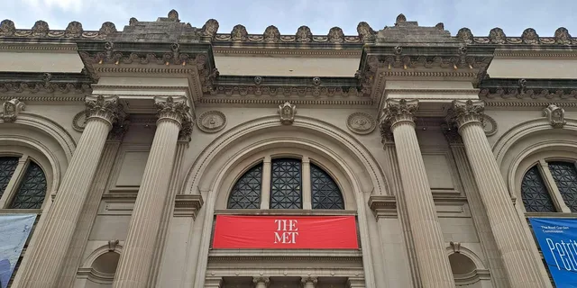 New York MET Spanish Guided Tour 2 hr - Image 1