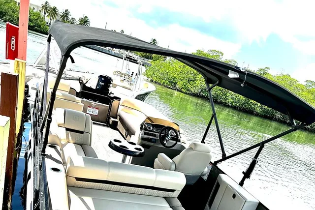 Key West Pontoon Boat Rental 8 hr - Image 3