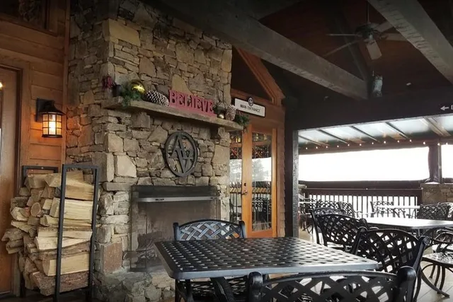 Nashville Vineyard Shuttle Tour - Image 3