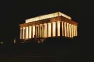 Washington DC Monuments Open-Air Moonlight Tour thumbnail 3