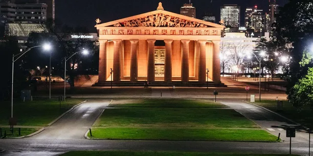 Nashville Nighttime Trolley Tour - Image 4