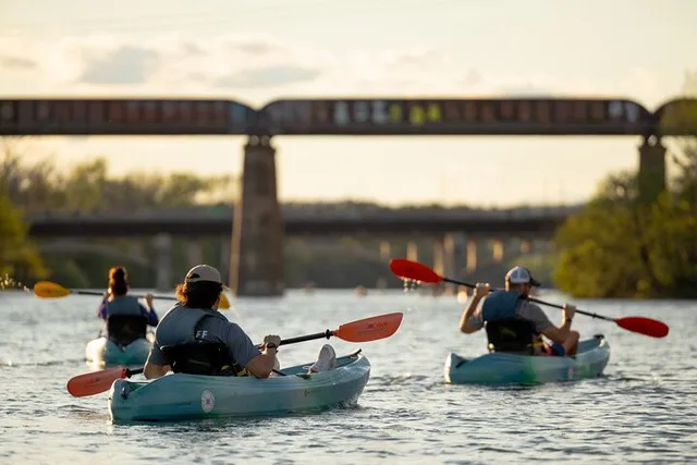 Austin Bat Kayak Tour at Sunset 2 hr - Image 3