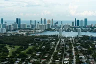 Miami Helicopter Tour of South Beach and Downtown thumbnail 4