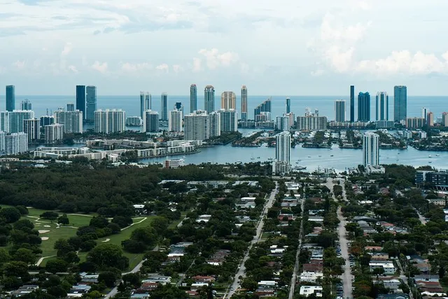 Miami Helicopter Tour of South Beach and Downtown - Image 4