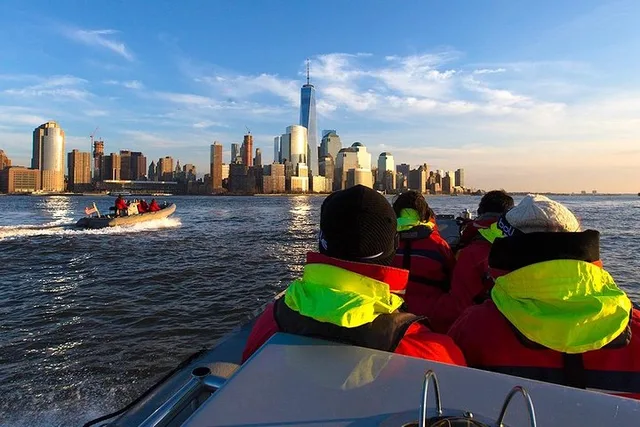 Manhattan Speedboat Tour for Up to 12 Passengers - Image 6