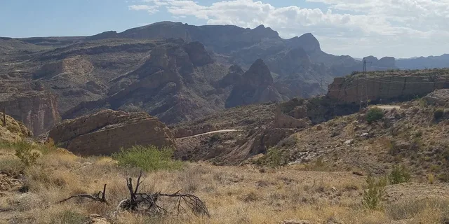 Phoenix Apache Trail Day Tour - Image 3
