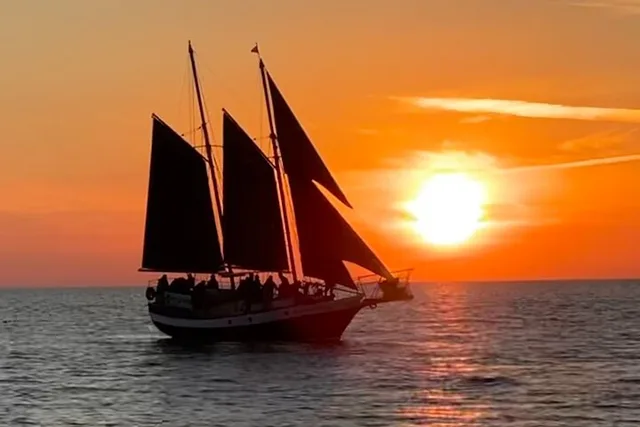 St. Petersburg Sunset Sailing Experience - Image 5