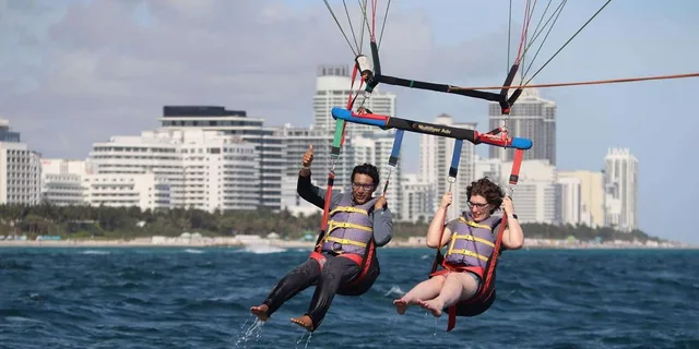 Miami Beach Parasailing Boat Tour in South Beach - Image 6