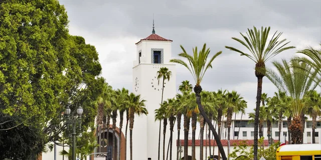 Los Angeles Historic Private Walking Tour 2 hr - Image 1