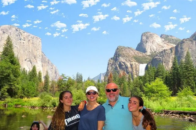 Yosemite Grand Experience 4-Day Tour - Image 1