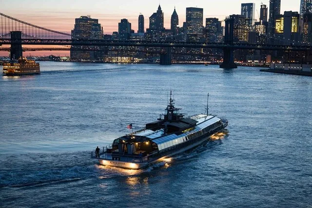 New York Dinner Cruise on Bateaux - Image 2
