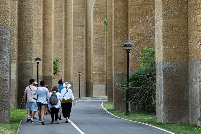 New York Walking Tour of Forgotten Islands - Image 6
