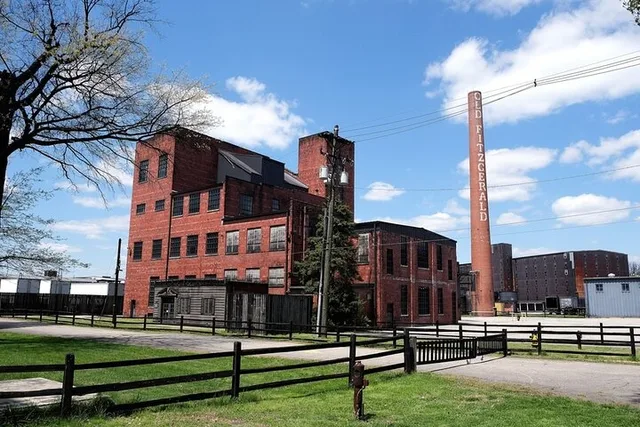 Louisville Bourbon Distillery Tour - Image 2