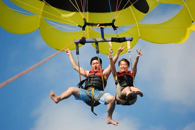 Honolulu Parasailing Adventure in Maunalua Bay - Image 2
