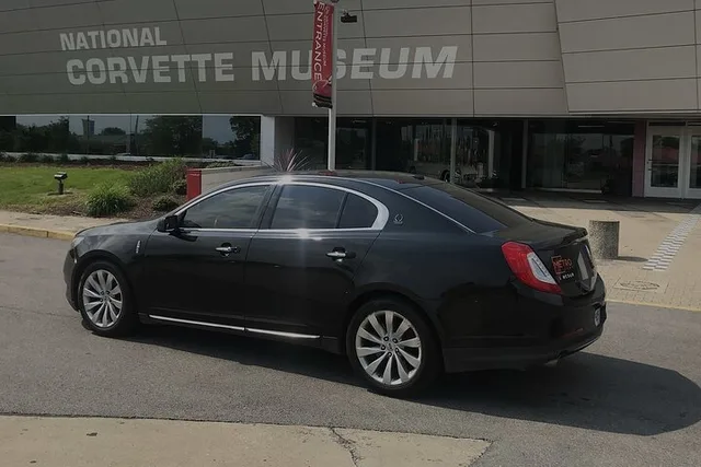 Nashville Private Car Airport Transfer - Image 3