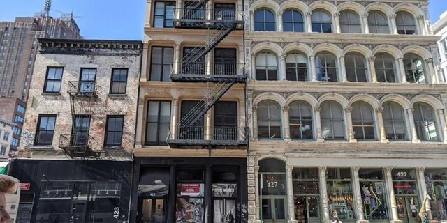 New York City 1840s Walking Tour - Image 5