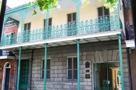 New Orleans Urban Plantation and French Quarter Walking Tour thumbnail 1