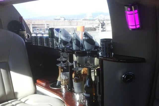 Los Angeles City and Shopping Tour in a Limo - Image 2