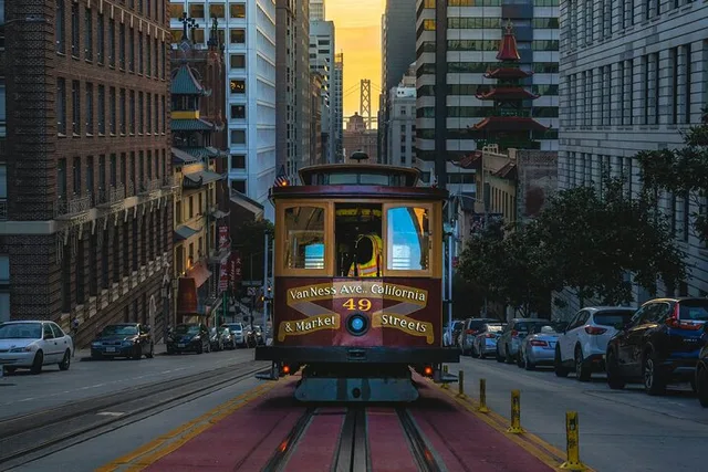 San Francisco Cable Car Night Rides with Audio Tour - Image 4