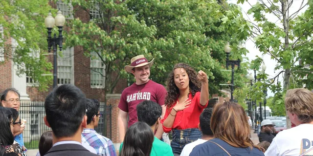 Cambridge Harvard University Private Tour 1.5 hr - Image 1