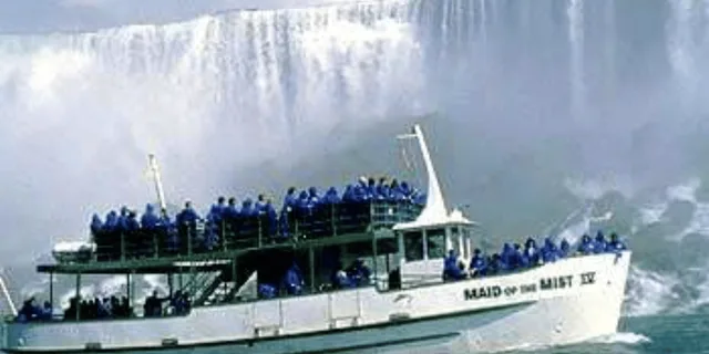 New York Niagara Falls Day Trip with Optional Boat Ride - Image 6