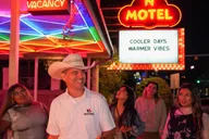 Austin Driving Tour with Sunset Boat Cruise thumbnail 4