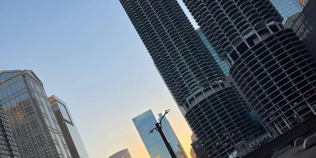 Chicago City Walking Tour in Spanish 2.5 hr - Image 6