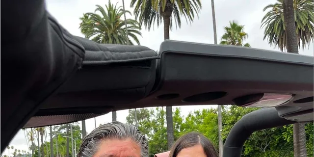 Beverly Hills Open Jeep Tour - Image 4