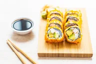 Chicago Sushi-Making Class with 3-Course Meal thumbnail 2