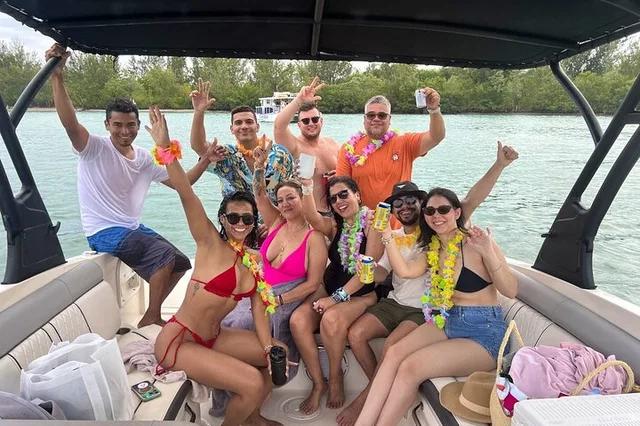 Miami Private Party and Swimming Tour - Image 2