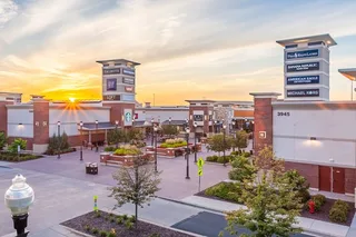 Minneapolis Shopping Tour to Twin Cities Outlets