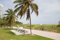 Miami Beach Private Bike Tour thumbnail 2