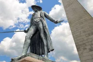 Boston Small Group Driving Tour with Harbor Cruise thumbnail 1