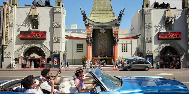 Los Angeles Cadillac Convertible Tour - Image 5