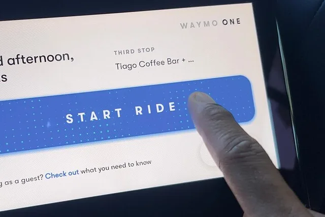 Los Angeles Self-Driving Car Experience - Image 3