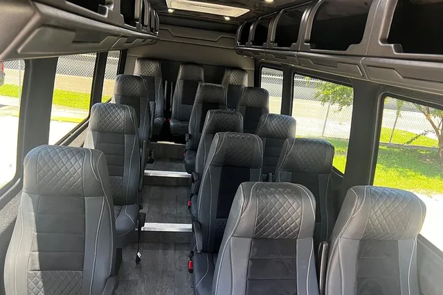 New Orleans Airport Transfer by Executive Van - Image 1