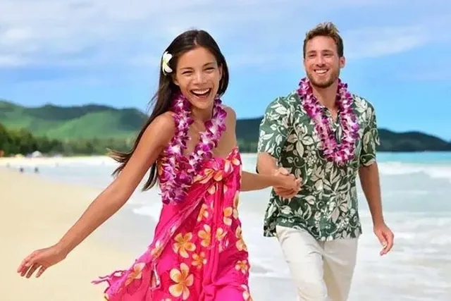 Lihue Airport Lei Greeting - Image 6