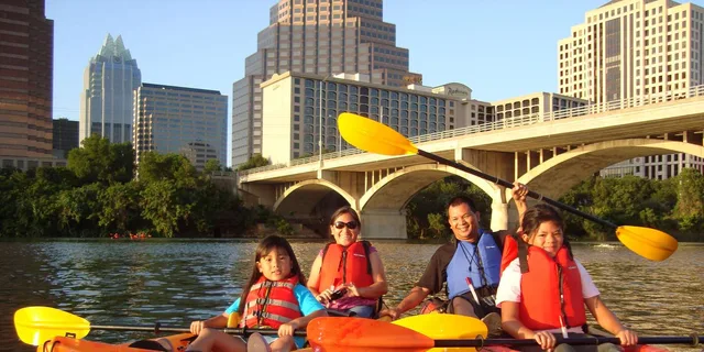 Austin Kayak and Canoe Rental on Lady Bird Lake - Image 4